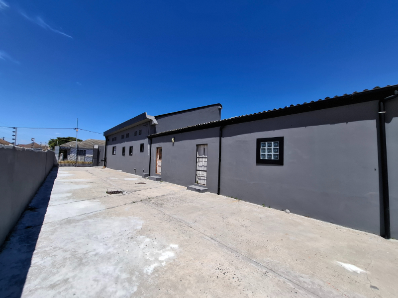 To Let commercial Property for Rent in Maitland Western Cape